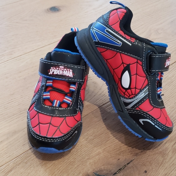 spiderman tennis shoes